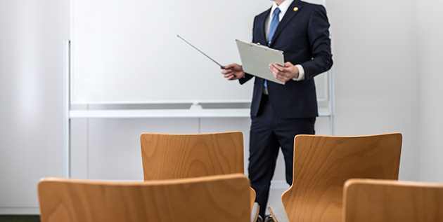 交通事故の示談交渉は誰がするのか|保険会社?自分で?弁護士に頼む? 1 lawyer 52